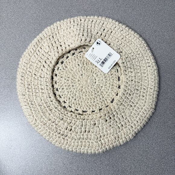 Free People Crochet Beret Flat Cap Hat Womens Ivory One Size Knit Boho NWT - Picture 5 of 5